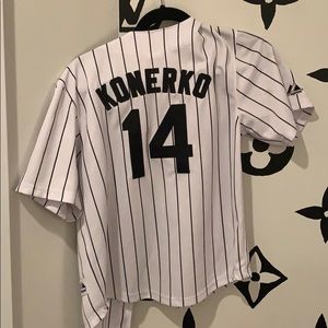 white sox’s button jersey